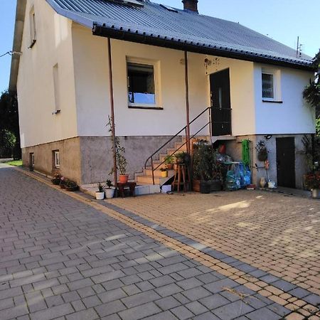 Rustykalny apartament w suterenie Siemiatycze Bagian luar foto